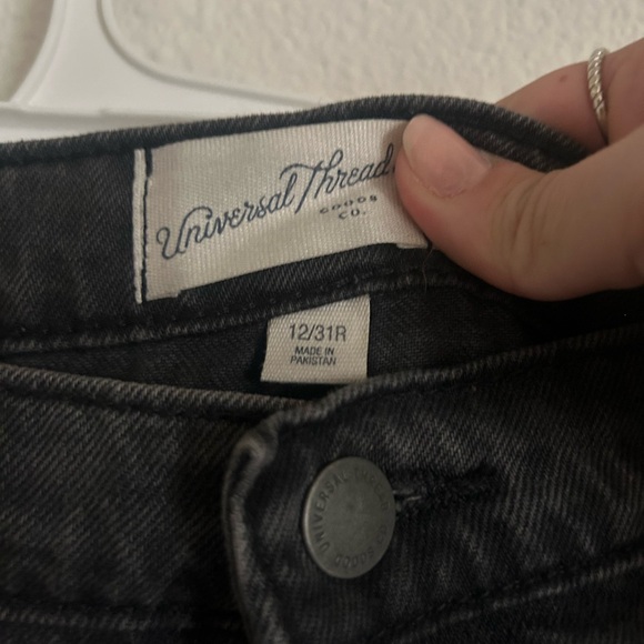 Universal Threads Boyfriend Jean - Picture 4 of 4